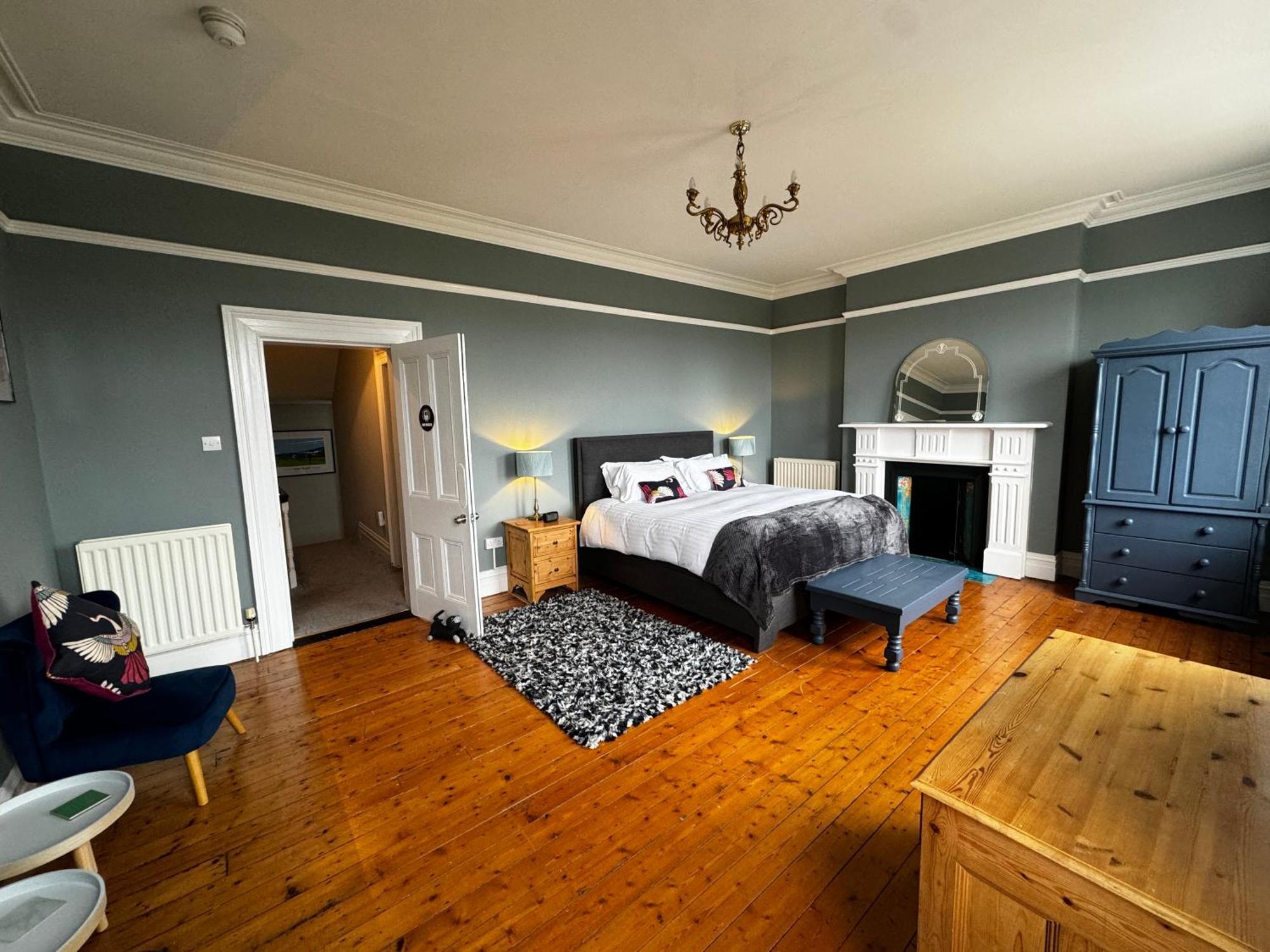 The Victorian Townhouse Portrush Villa Buitenkant foto